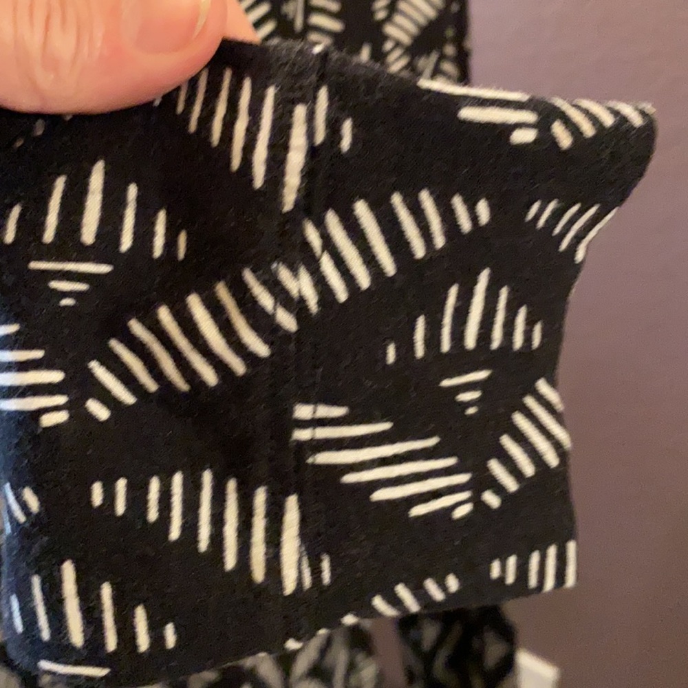 Lovely black white geometric hooded sweater EUC - Picture 9 of 10